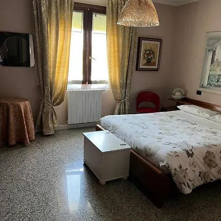 Amy E Julie Bed & Breakfast 3*
