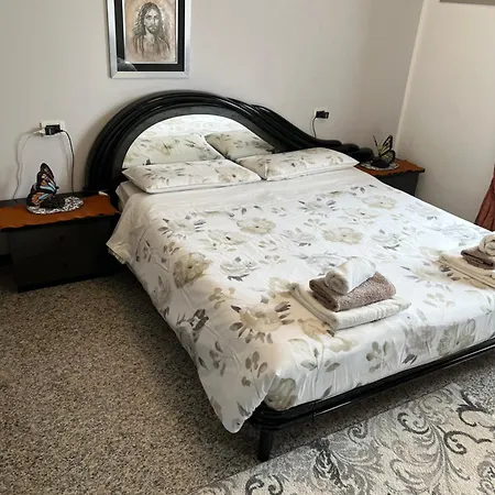 Amy E Julie Bed & Breakfast Badia Polesine