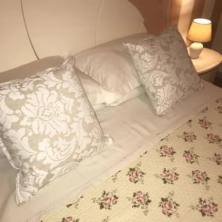 Amy E Julie Bed & Breakfast Badia Polesine